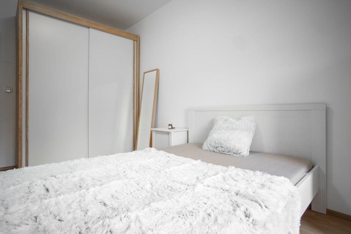 Pronájem bytu 2+kk 55 m², Špačková, Plzeň, Plzeňský kraj Pronájem bytu 2+kk 55 m², Špačková, Plzeň, Plzeňský kraj
