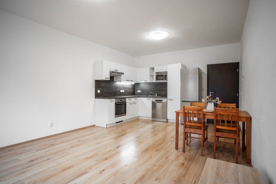 Pronájem bytu 2+kk 55 m², Špačková, Plzeň, Plzeňský kraj Pronájem bytu 2+kk 55 m², Špačková, Plzeň, Plzeňský kraj