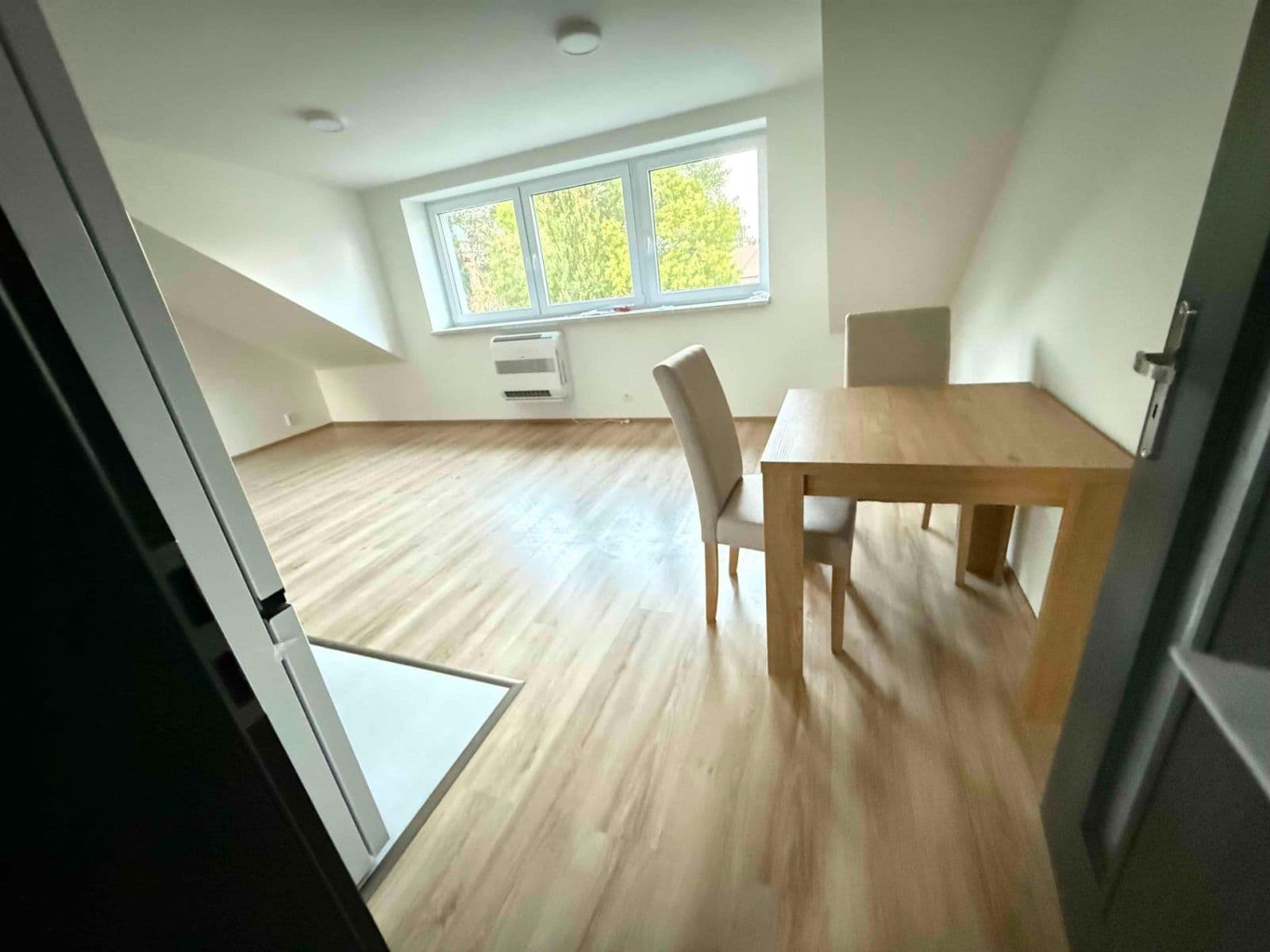 Pronájem bytu 2+kk 50 m², Průběžná, Bobnice, Středočeský kraj Pronájem bytu 2+kk 50 m², Průběžná, Bobnice, Středočeský kraj