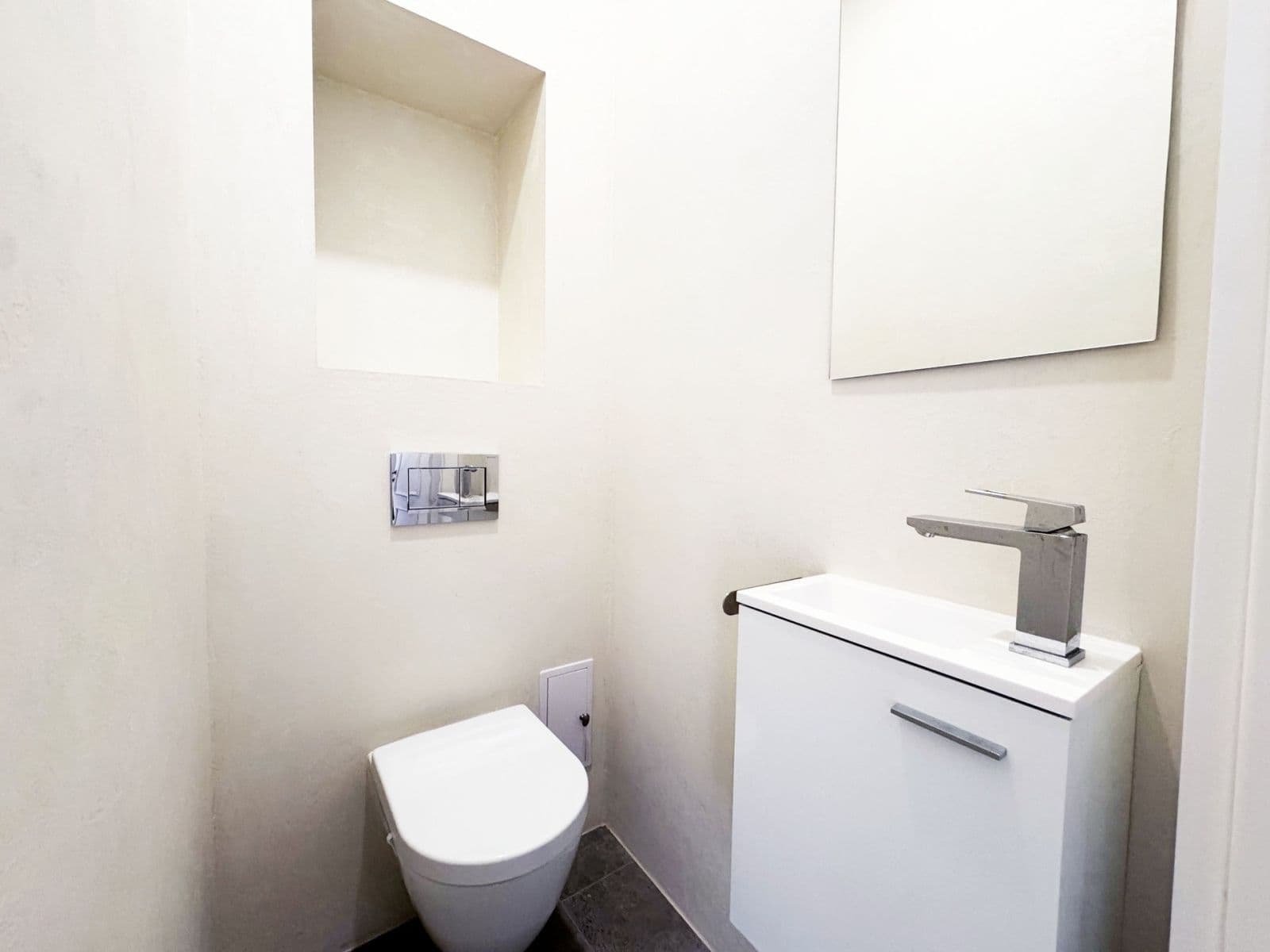 Pronájem bytu 2+kk 48 m², Hořejší nábřeží, Praha, Praha Pronájem bytu 2+kk 48 m², Hořejší nábřeží, Praha, Praha