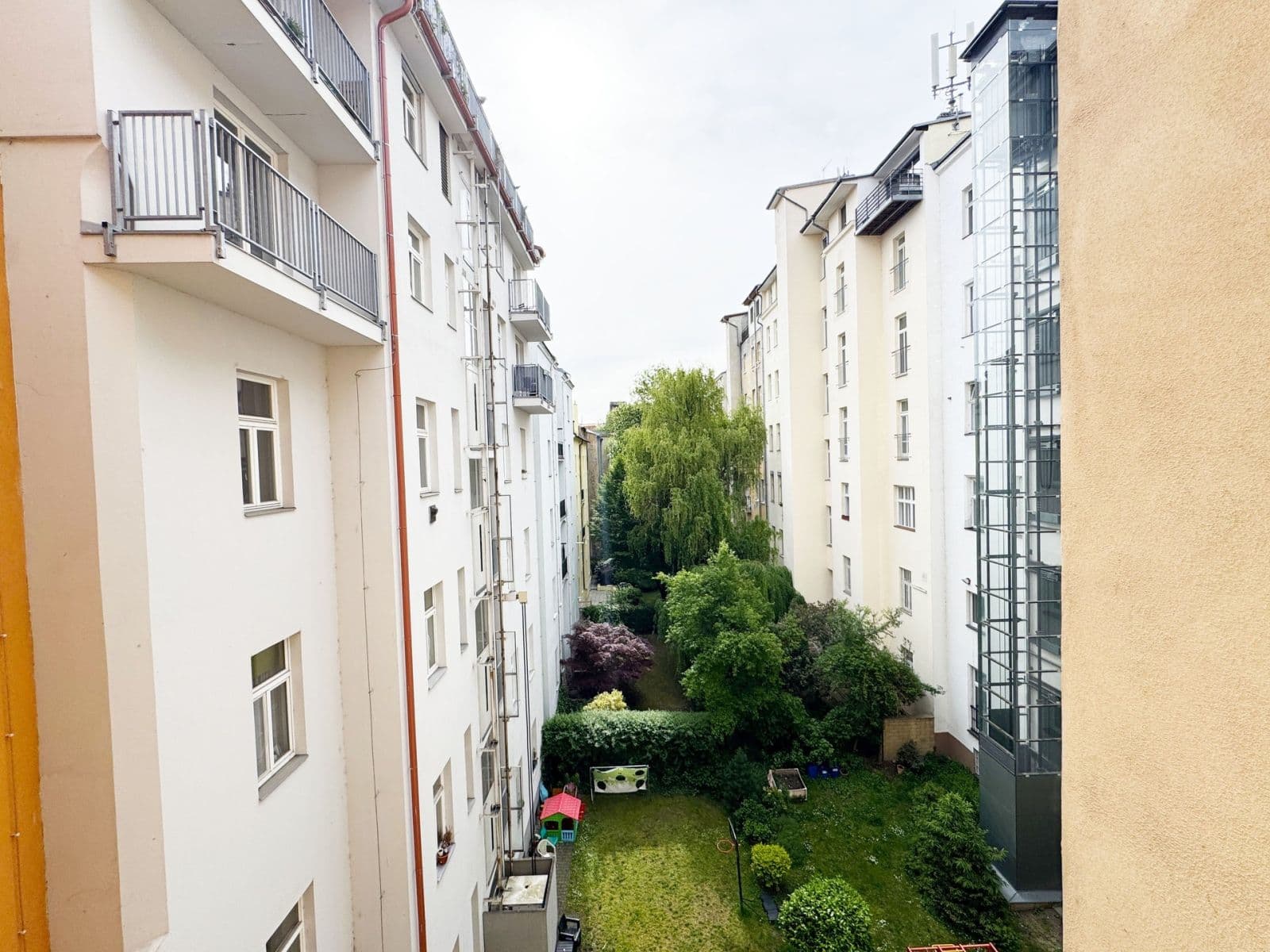 Pronájem bytu 2+kk 48 m², Hořejší nábřeží, Praha, Praha Pronájem bytu 2+kk 48 m², Hořejší nábřeží, Praha, Praha