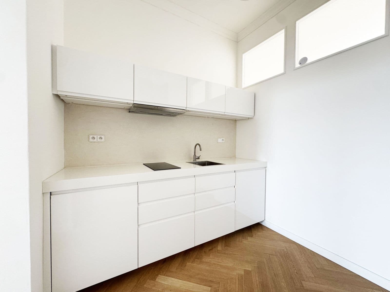 Pronájem bytu 2+kk 48 m², Hořejší nábřeží, Praha, Praha Pronájem bytu 2+kk 48 m², Hořejší nábřeží, Praha, Praha