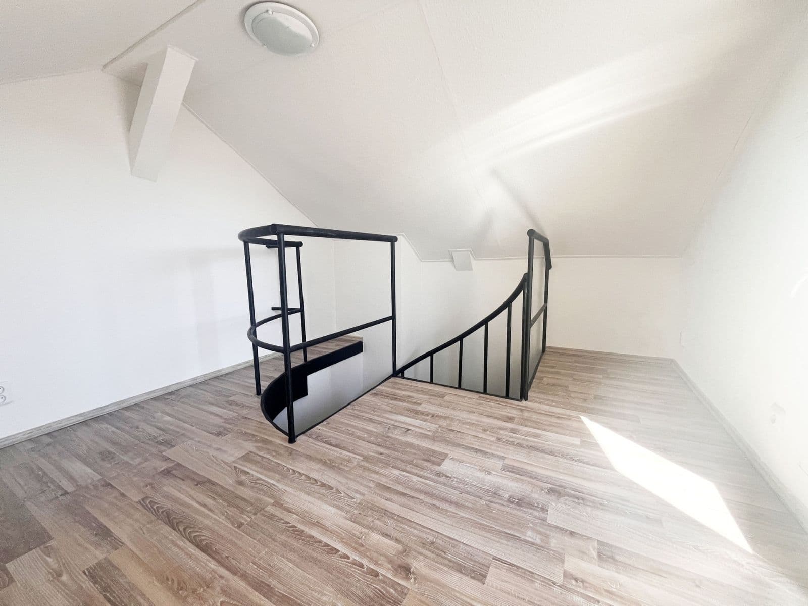 Pronájem bytu 2+1 52 m², Jindřicha Plachty, Praha, Praha Pronájem bytu 2+1 52 m², Jindřicha Plachty, Praha, Praha