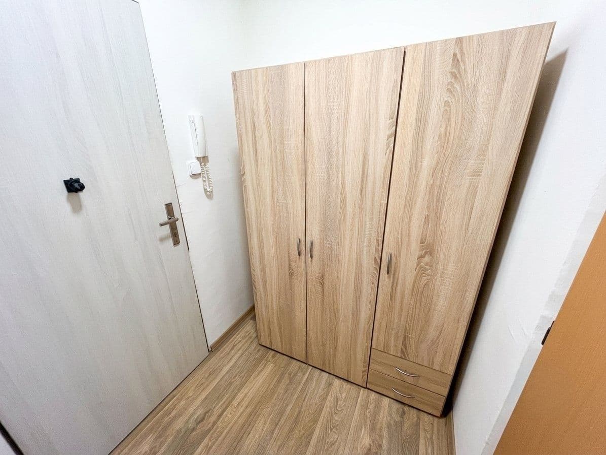Pronájem bytu 1+kk 31 m², Jana Drdy, Příbram, Středočeský kraj Pronájem bytu 1+kk 31 m², Jana Drdy, Příbram, Středočeský kraj