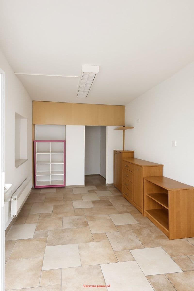 Pronájem nebytového prostoru 17 m², Školská, Karviná, Moravskoslezský kraj Pronájem nebytového prostoru 17 m², Školská, Karviná, Moravskoslezský kraj