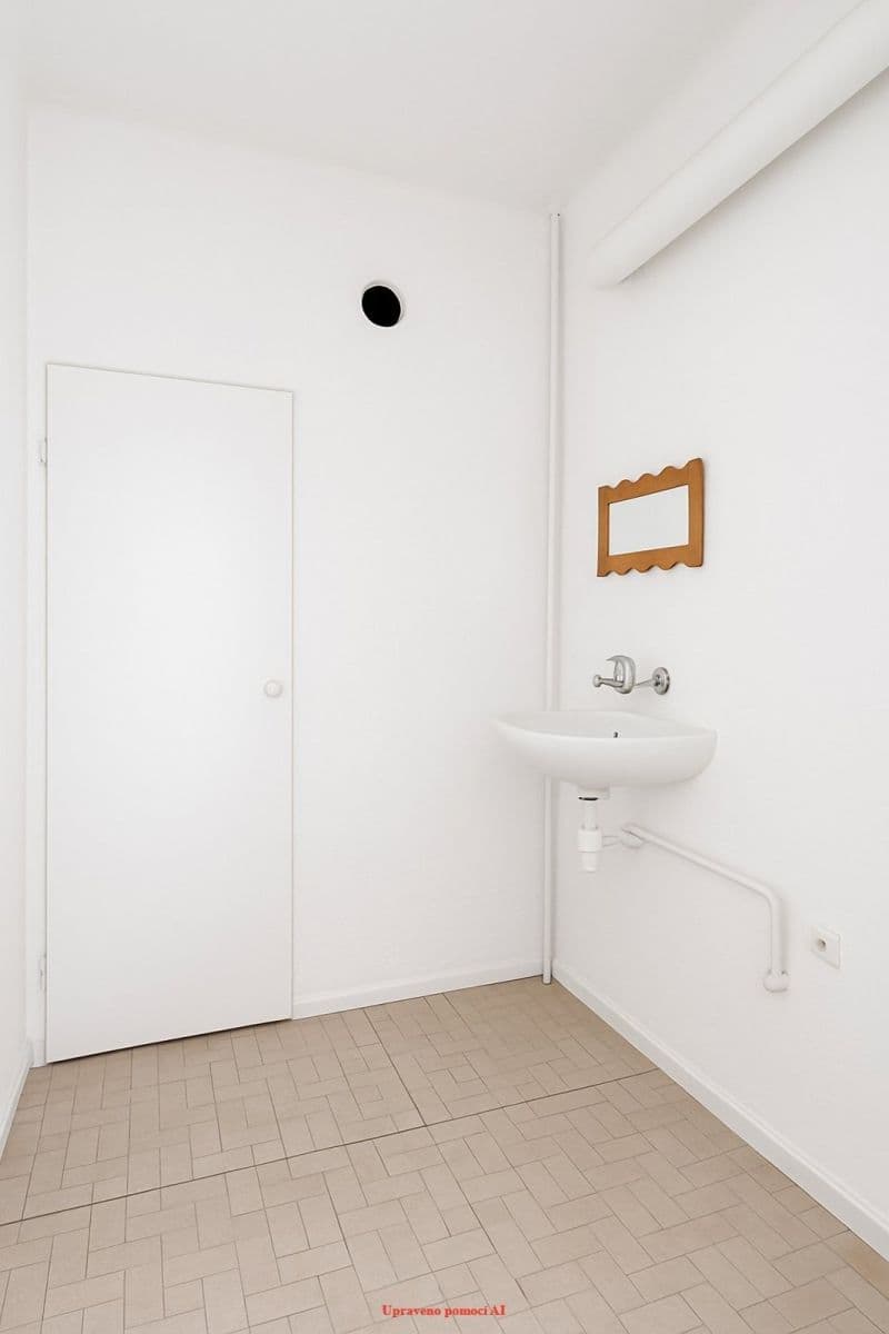 Pronájem nebytového prostoru 17 m², Školská, Karviná, Moravskoslezský kraj Pronájem nebytového prostoru 17 m², Školská, Karviná, Moravskoslezský kraj