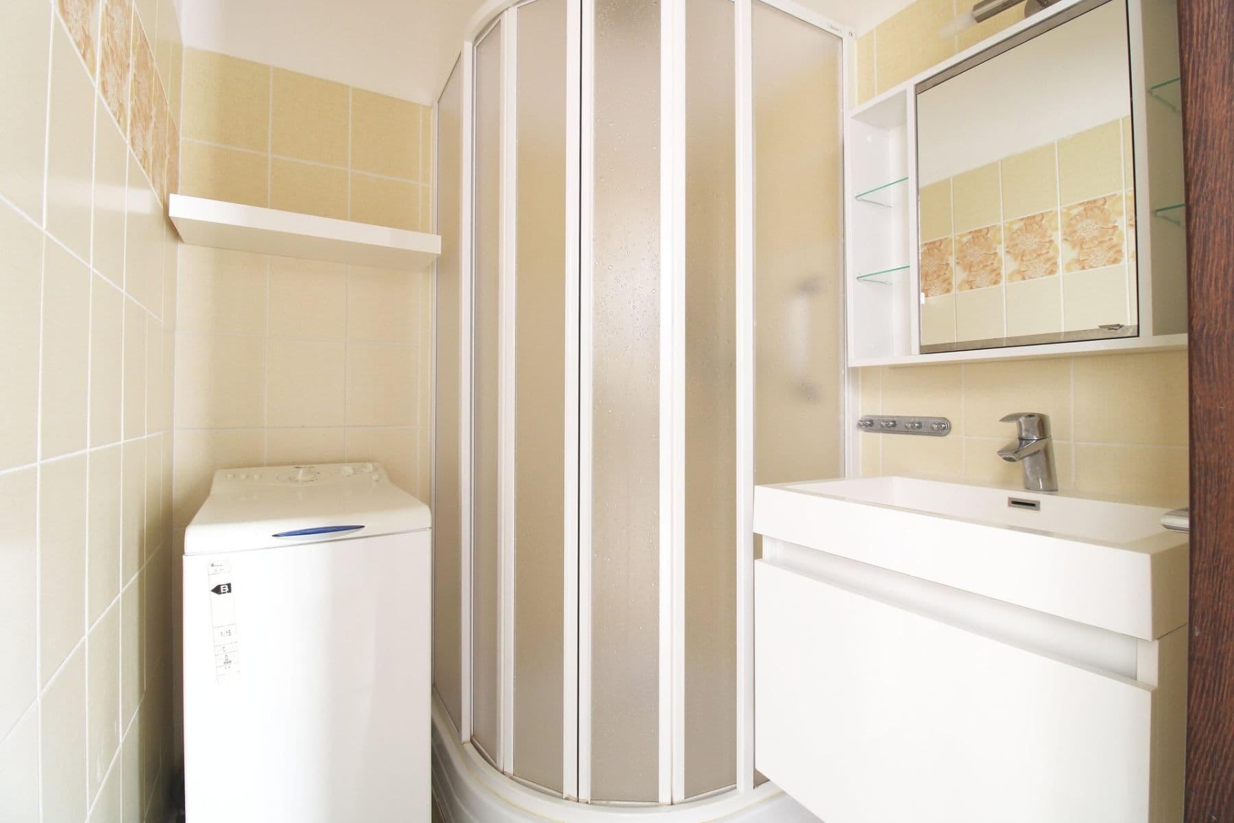 Pronájem bytu 3+1 55 m², Na růžovém poli, Kladno, Středočeský kraj Pronájem bytu 3+1 55 m², Na růžovém poli, Kladno, Středočeský kraj