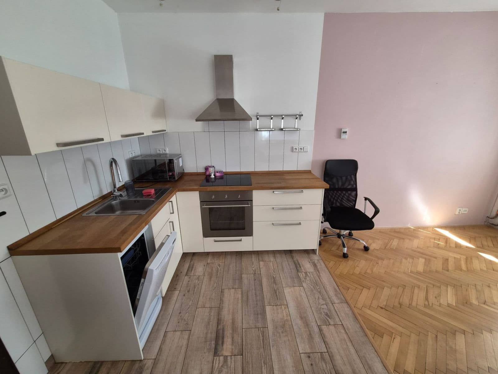 Pronájem bytu 2+kk 46 m², Khodlova, Praha, Praha Pronájem bytu 2+kk 46 m², Khodlova, Praha, Praha