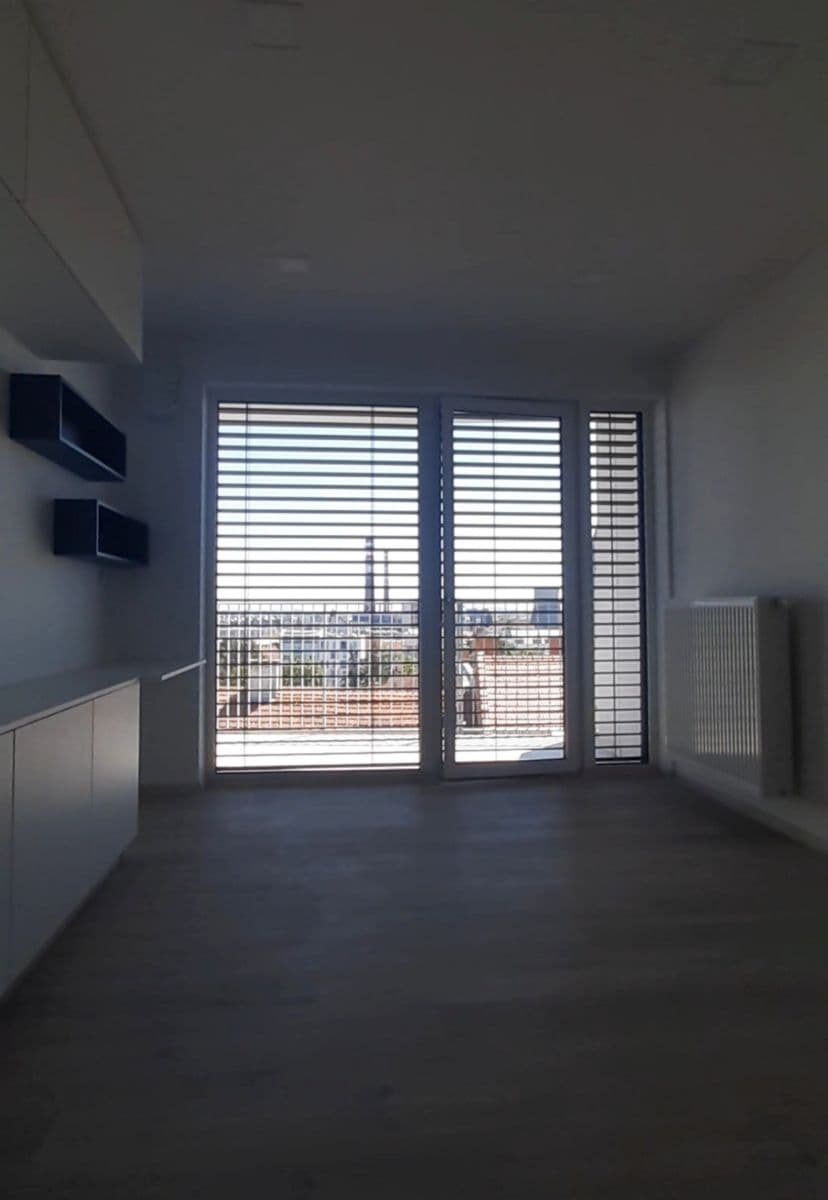 Pronájem bytu 1+kk 30 m², Francouzská, Brno, Jihomoravský kraj Pronájem bytu 1+kk 30 m², Francouzská, Brno, Jihomoravský kraj