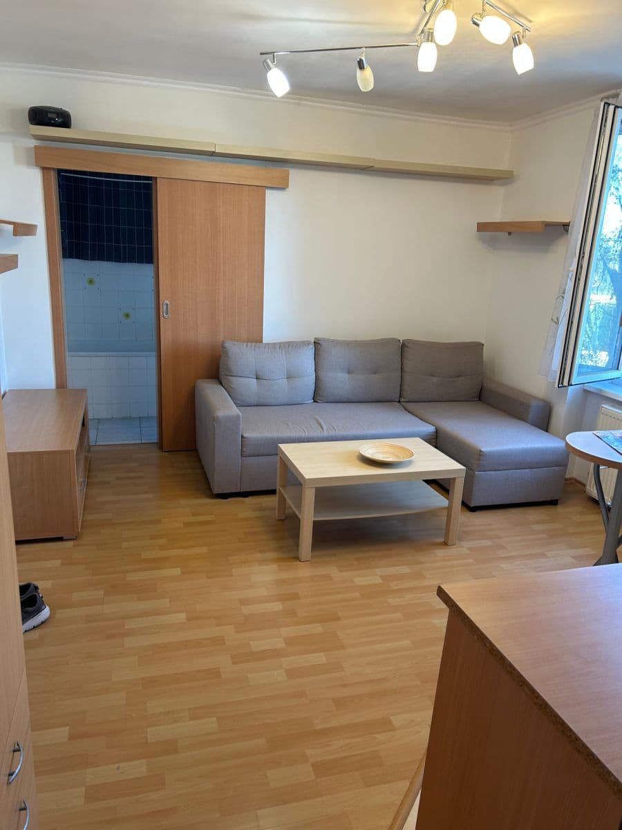 Pronájem bytu 1+1 43 m², Doležalova, Ružinov, Bratislavský kraj Pronájem bytu 1+1 43 m², Doležalova, Ružinov, Bratislavský kraj