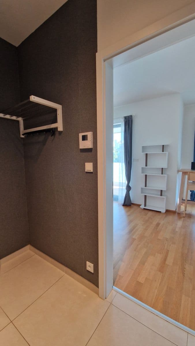 Pronájem bytu 1+kk 48 m², Kloudova, Praha, Praha Pronájem bytu 1+kk 48 m², Kloudova, Praha, Praha