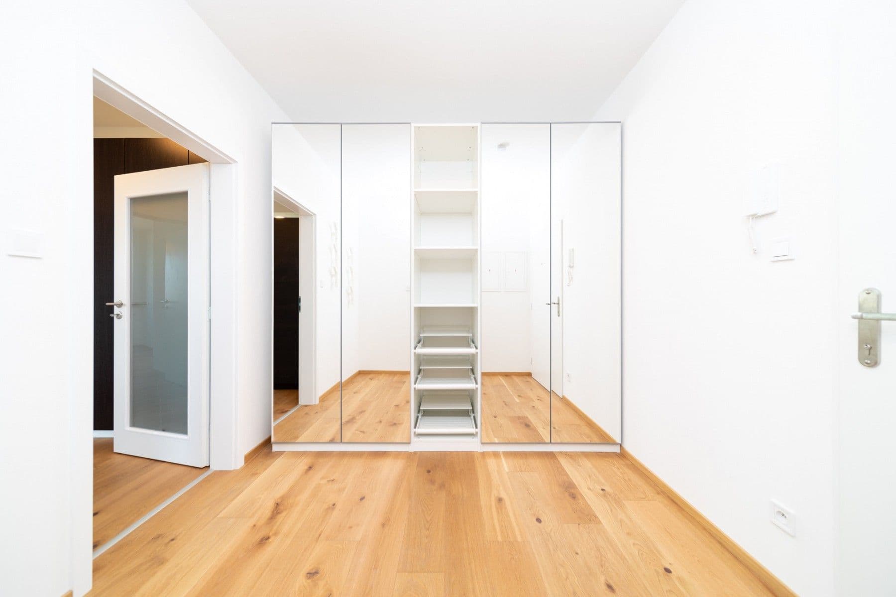 Pronájem bytu 2+kk 55 m², Žižkova, Horoměřice, Středočeský kraj Pronájem bytu 2+kk 55 m², Žižkova, Horoměřice, Středočeský kraj