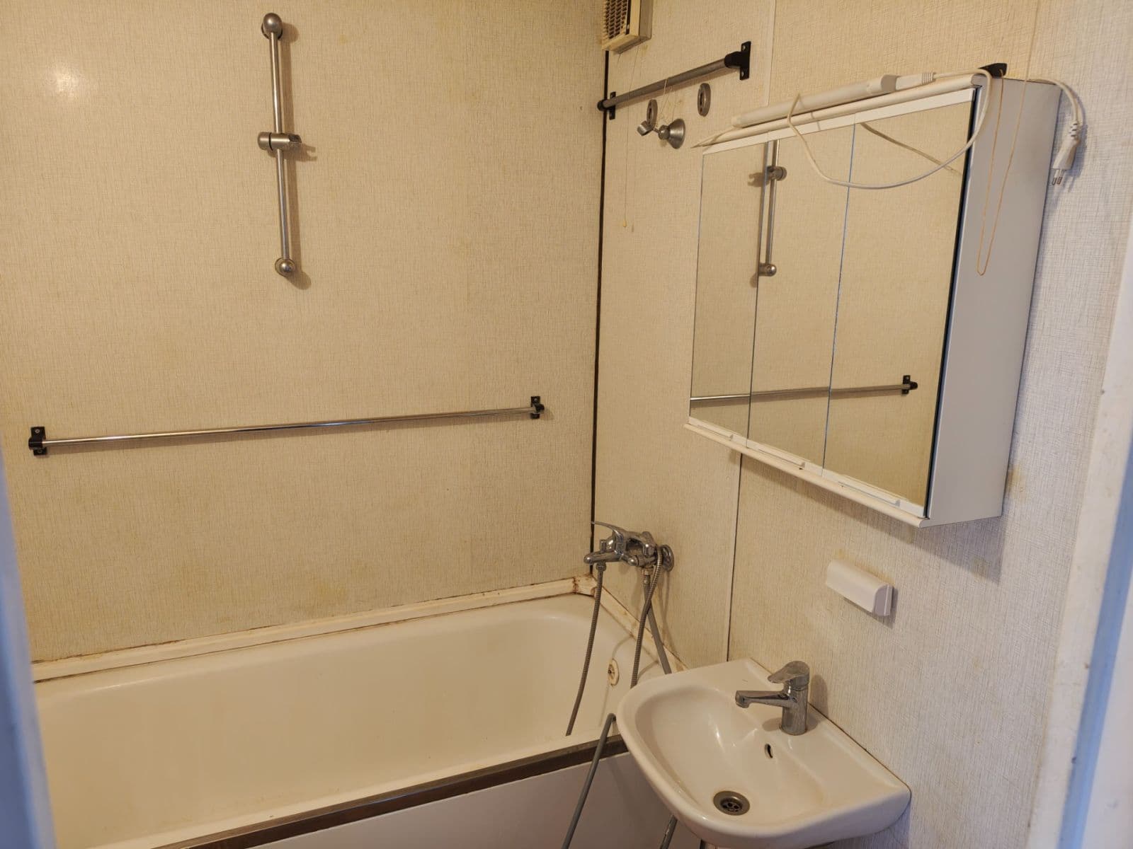 Prodej bytu 2+1 56 m², Mládežnická, Nymburk, Středočeský kraj Prodej bytu 2+1 56 m², Mládežnická, Nymburk, Středočeský kraj