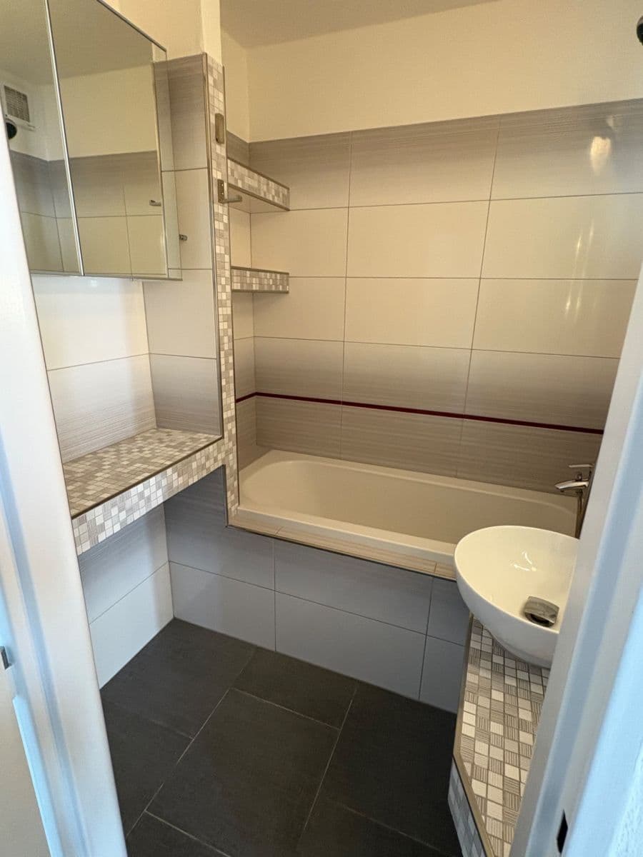 Pronájem bytu 3+kk 66 m², Na rovinách, Praha, Praha Pronájem bytu 3+kk 66 m², Na rovinách, Praha, Praha