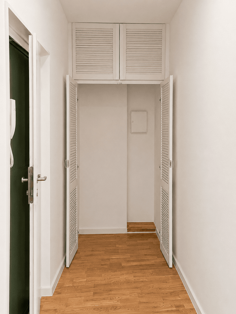 Prodej bytu 3+1 66 m², Sültstraße 60, Berlin, Berlín Prodej bytu 3+1 66 m², Sültstraße 60, Berlin, Berlín