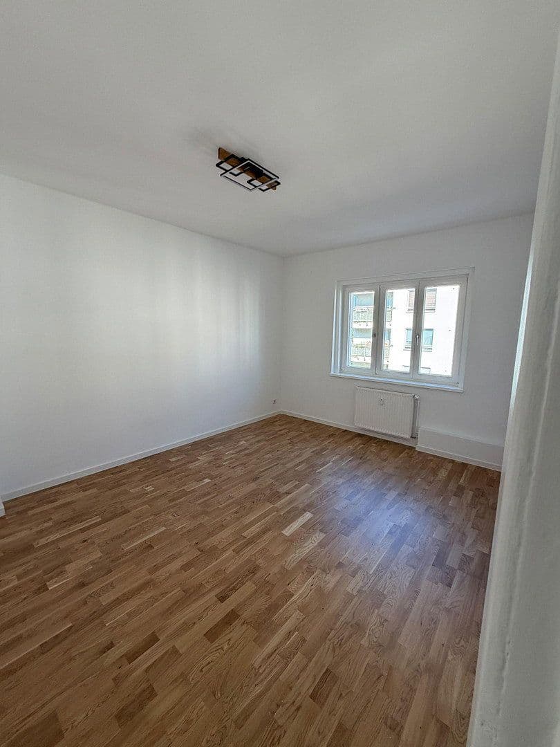 Prodej bytu 3+1 66 m², Sültstraße 60, Berlin, Berlín Prodej bytu 3+1 66 m², Sültstraße 60, Berlin, Berlín