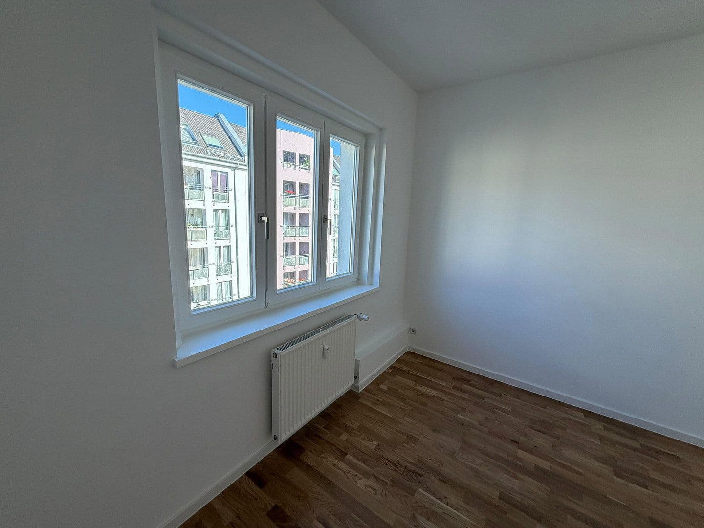 Prodej bytu 3+1 66 m², Sültstraße 60, Berlin, Berlín Prodej bytu 3+1 66 m², Sültstraße 60, Berlin, Berlín