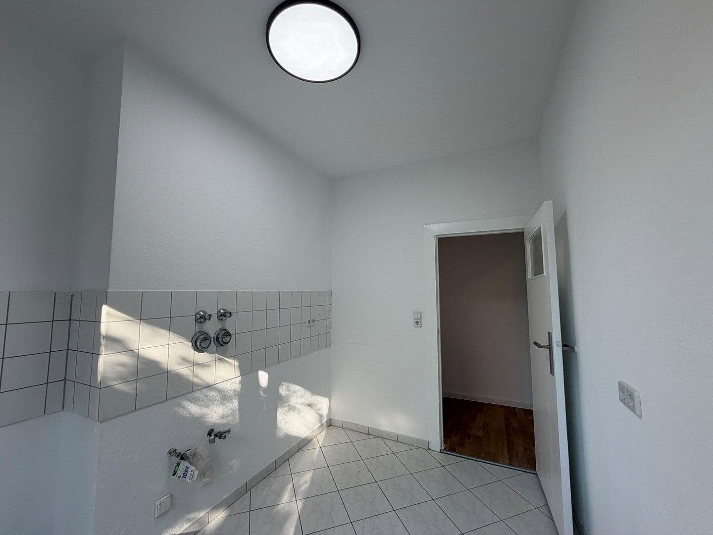 Prodej bytu 3+1 66 m², Sültstraße 60, Berlin, Berlín Prodej bytu 3+1 66 m², Sültstraße 60, Berlin, Berlín