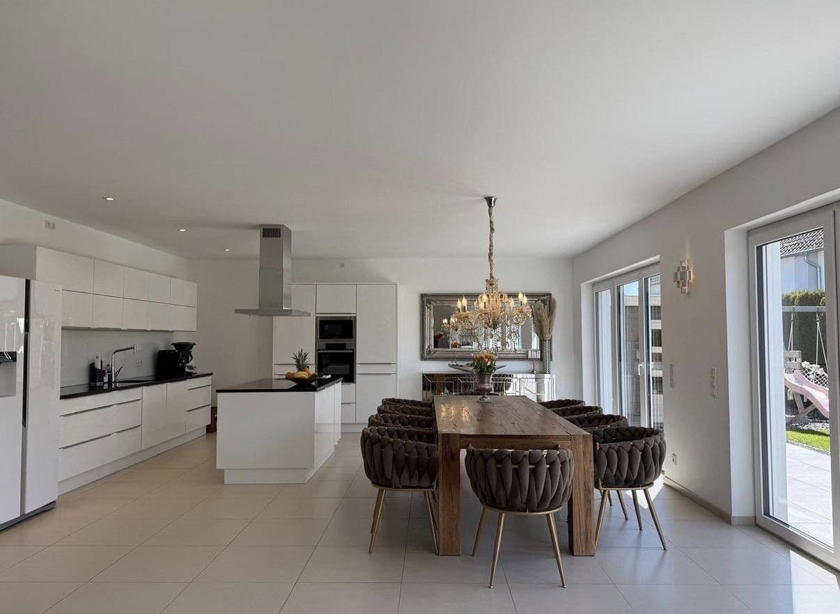Prodej domu 221 m², pozemek 575 m², Wennigsen (Deister), Dolní Sasko Prodej domu 221 m², pozemek 575 m², Wennigsen (Deister), Dolní Sasko