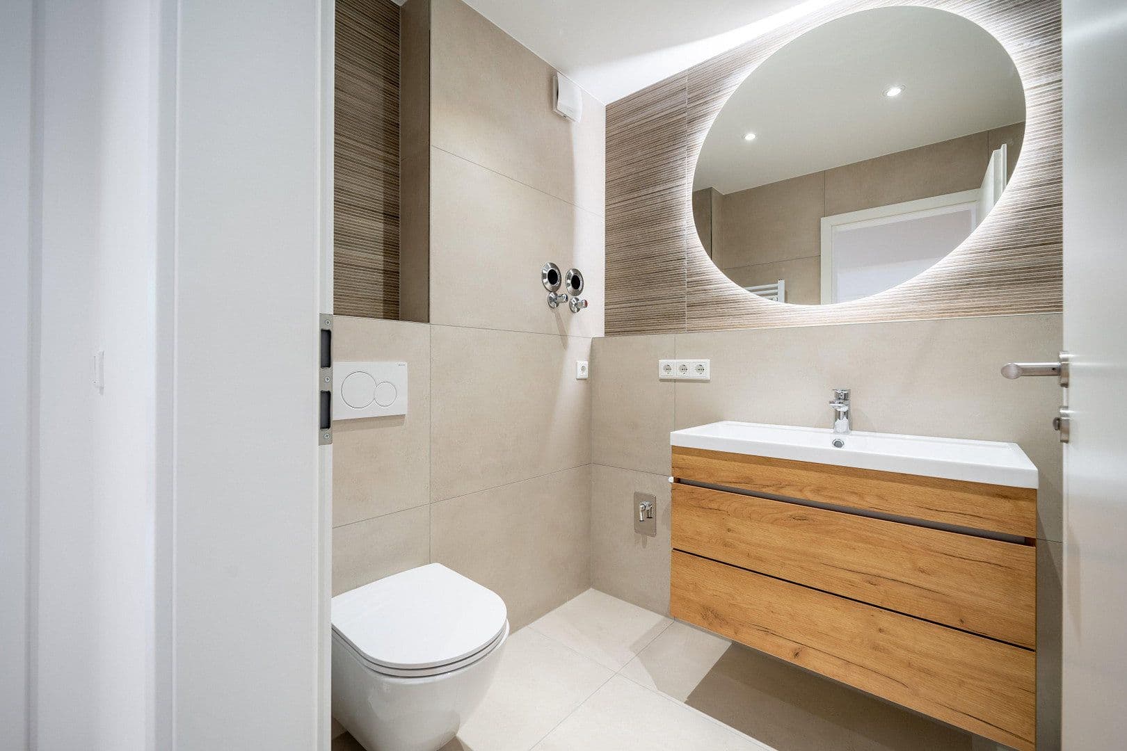 Prodej bytu 3+1 77 m², München-Bogenhausen, Bavorsko Prodej bytu 3+1 77 m², München-Bogenhausen, Bavorsko