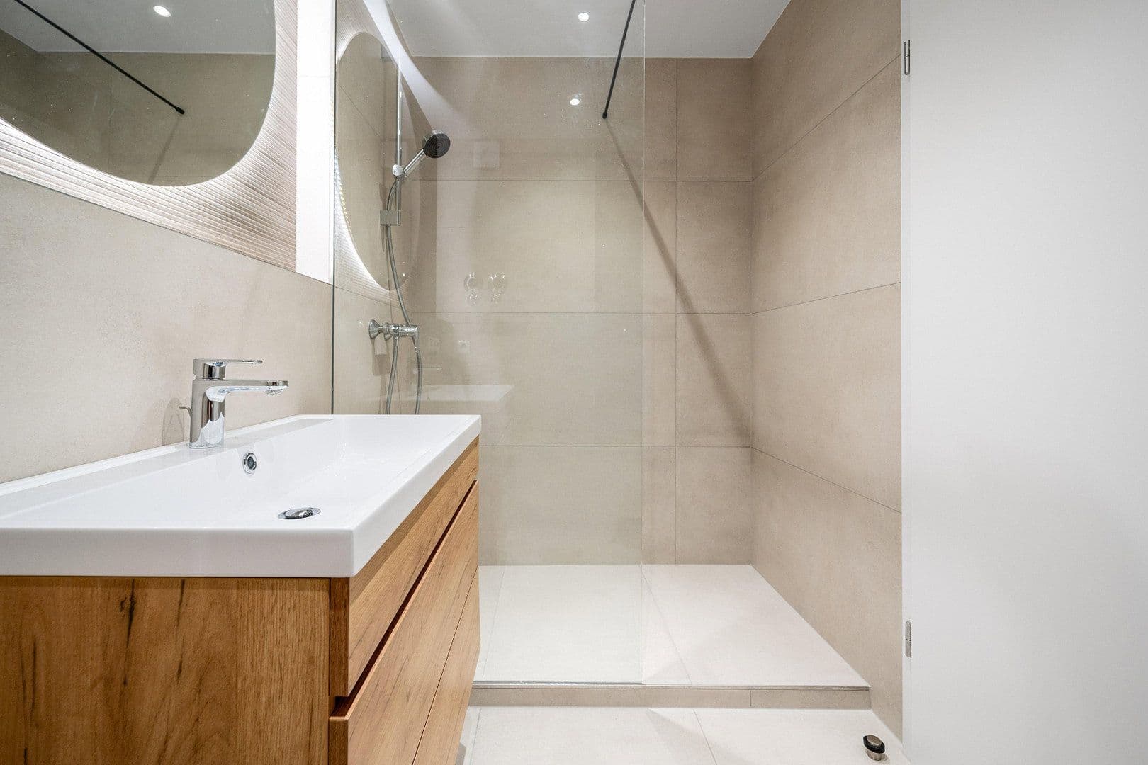 Prodej bytu 3+1 77 m², München-Bogenhausen, Bavorsko Prodej bytu 3+1 77 m², München-Bogenhausen, Bavorsko