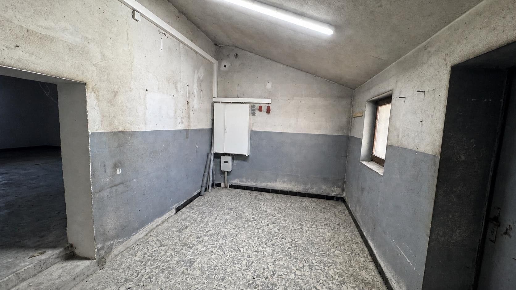 Pronájem nebytového prostoru 2.400 m², Uracher Str. 52, St. Johann, Bádensko-Württembersko Pronájem nebytového prostoru 2.400 m², Uracher Str. 52, St. Johann, Bádensko-Württembersko