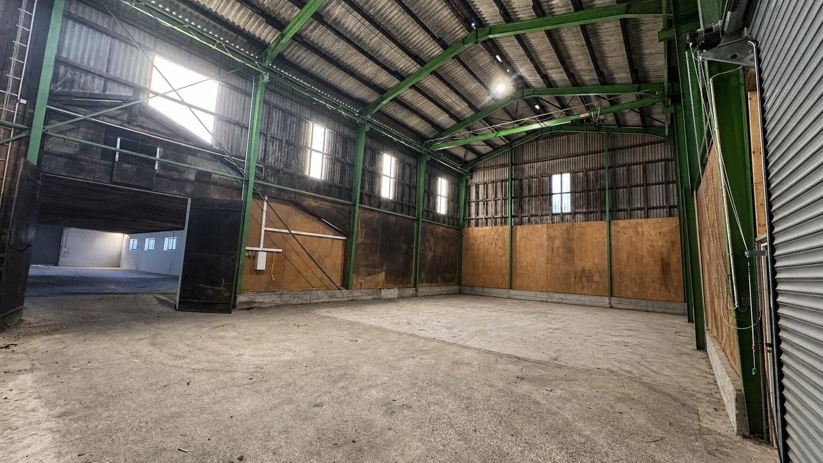 Pronájem nebytového prostoru 2.400 m², Uracher Str. 52, St. Johann, Bádensko-Württembersko Pronájem nebytového prostoru 2.400 m², Uracher Str. 52, St. Johann, Bádensko-Württembersko