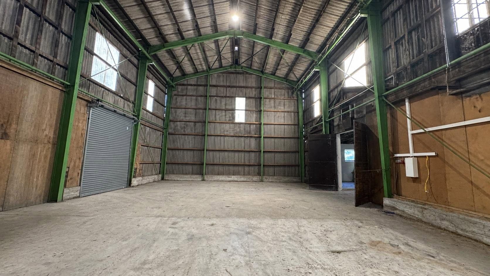 Pronájem nebytového prostoru 2.400 m², Uracher Str. 52, St. Johann, Bádensko-Württembersko Pronájem nebytového prostoru 2.400 m², Uracher Str. 52, St. Johann, Bádensko-Württembersko