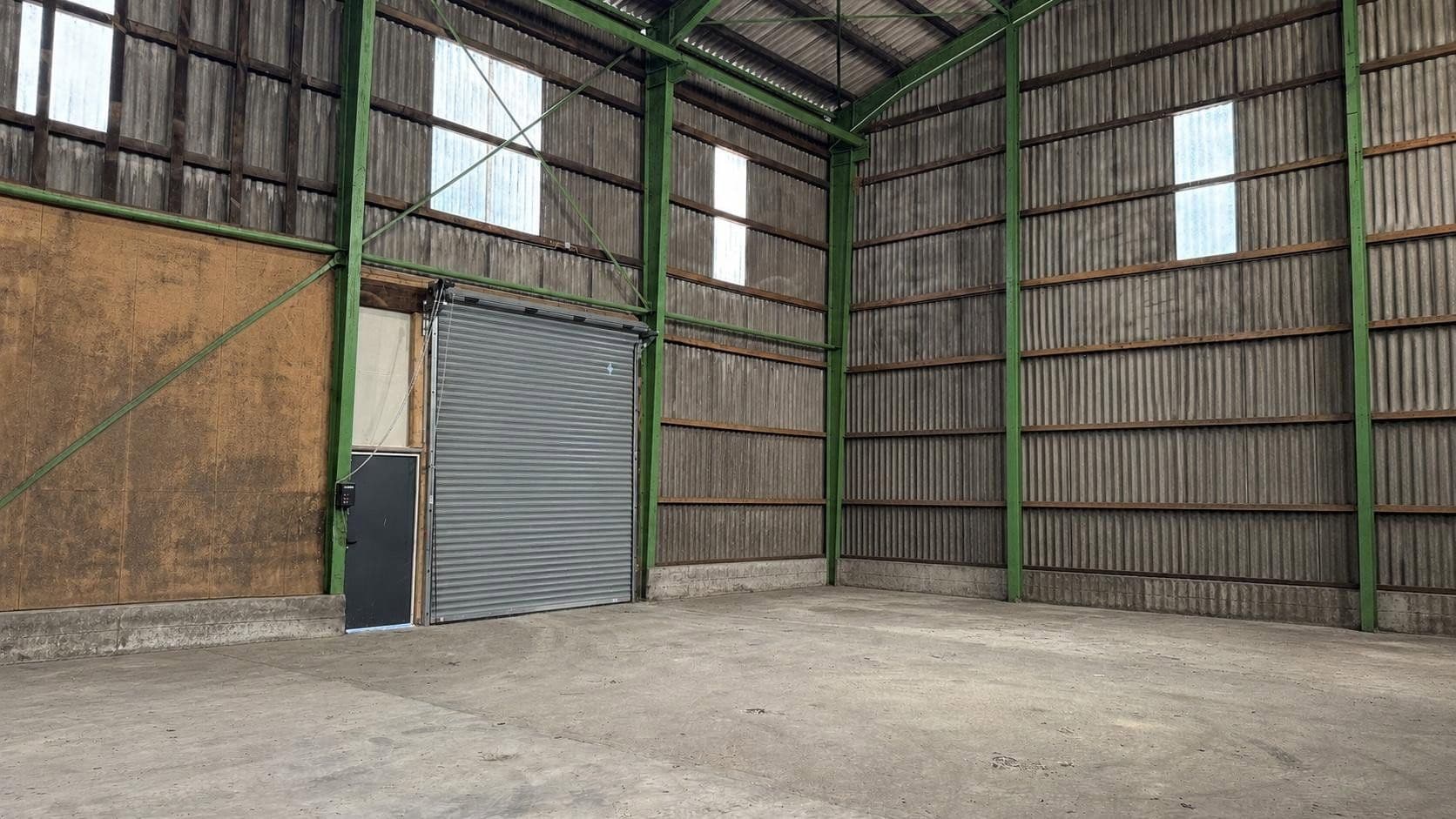 Pronájem nebytového prostoru 2.400 m², Uracher Str. 52, St. Johann, Bádensko-Württembersko Pronájem nebytového prostoru 2.400 m², Uracher Str. 52, St. Johann, Bádensko-Württembersko