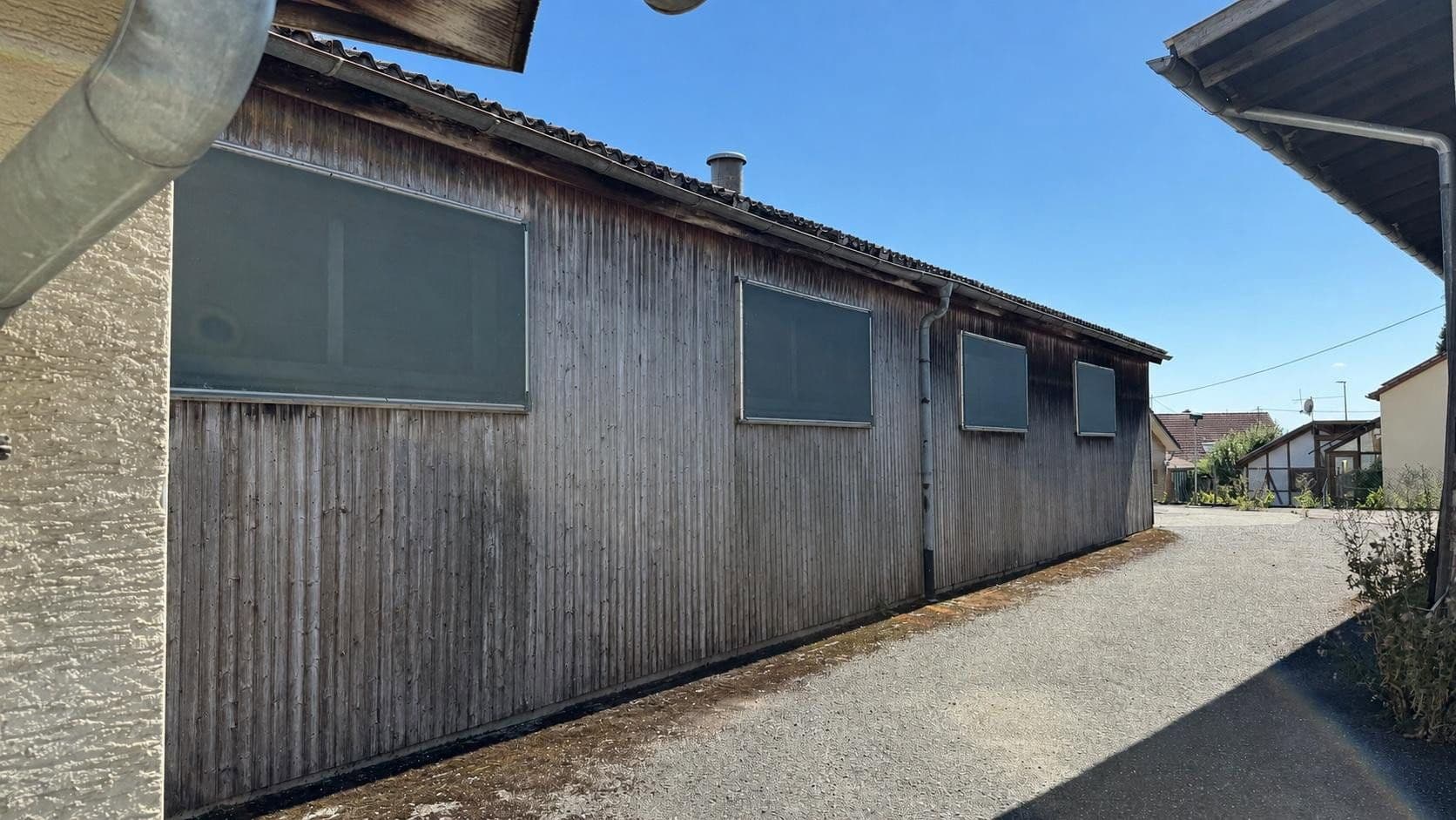 Pronájem nebytového prostoru 2.400 m², Uracher Str. 52, St. Johann, Bádensko-Württembersko Pronájem nebytového prostoru 2.400 m², Uracher Str. 52, St. Johann, Bádensko-Württembersko