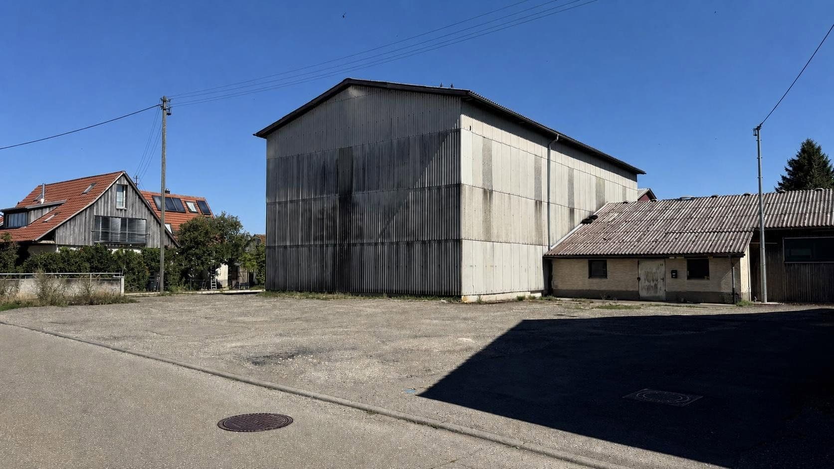 Pronájem nebytového prostoru 2.400 m², Uracher Str. 52, St. Johann, Bádensko-Württembersko Pronájem nebytového prostoru 2.400 m², Uracher Str. 52, St. Johann, Bádensko-Württembersko