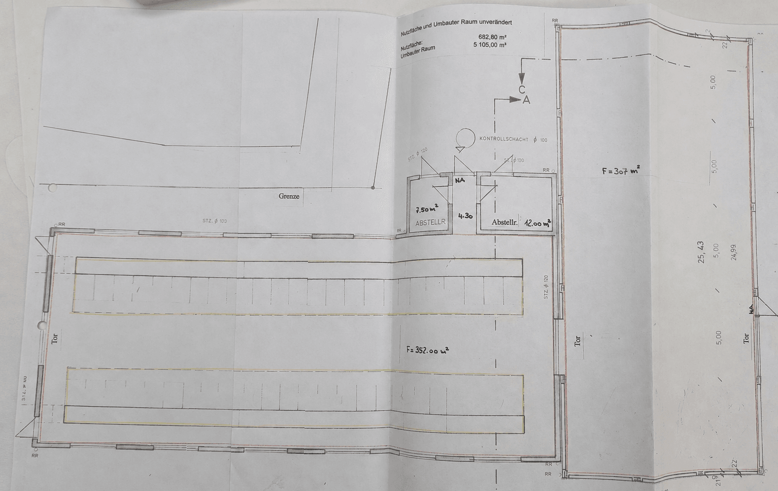 Pronájem nebytového prostoru 2.400 m², Uracher Str. 52, St. Johann, Bádensko-Württembersko Pronájem nebytového prostoru 2.400 m², Uracher Str. 52, St. Johann, Bádensko-Württembersko