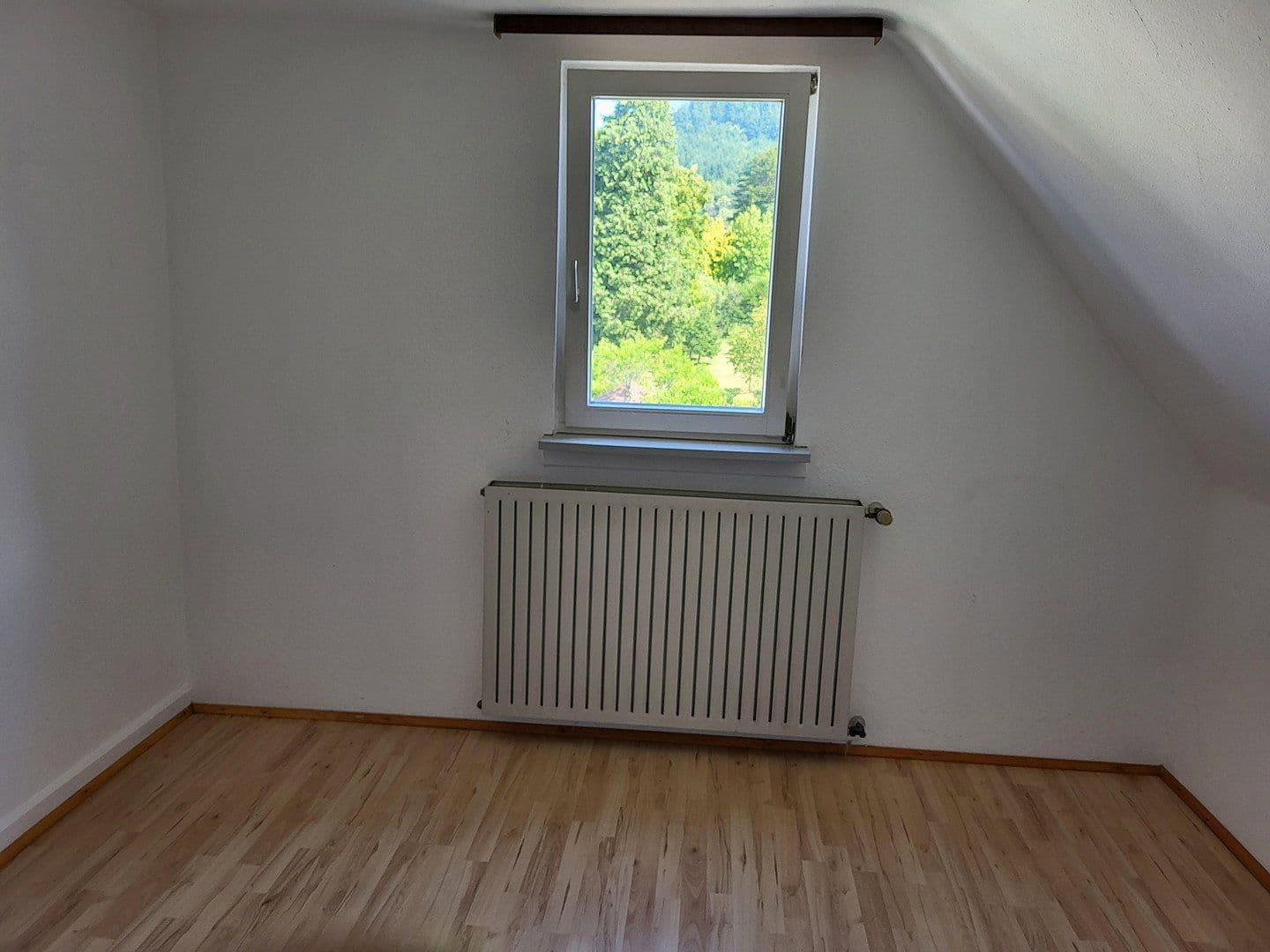 Pronájem bytu 3+1 59 m², Baden-Baden, Bádensko-Württembersko Pronájem bytu 3+1 59 m², Baden-Baden, Bádensko-Württembersko