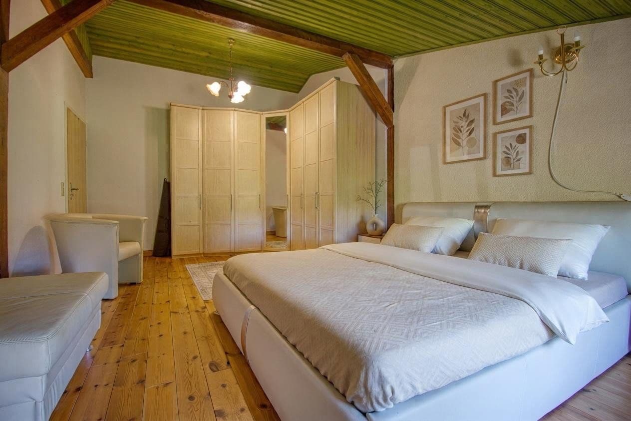 Prodej domu 706 m², pozemek 3.211 m², Dorfstraße 16a, Mölln, Mecklenburg-Vorpommern Prodej domu 706 m², pozemek 3.211 m², Dorfstraße 16a, Mölln, Mecklenburg-Vorpommern