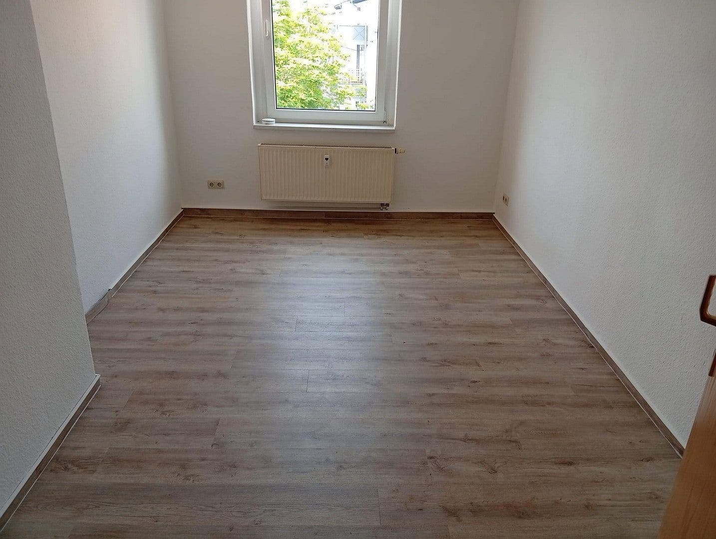 Pronájem bytu 4+1 90 m², Goethestr. 16, Dessau-Roßlau, Sasko-Anhaltsko Pronájem bytu 4+1 90 m², Goethestr. 16, Dessau-Roßlau, Sasko-Anhaltsko