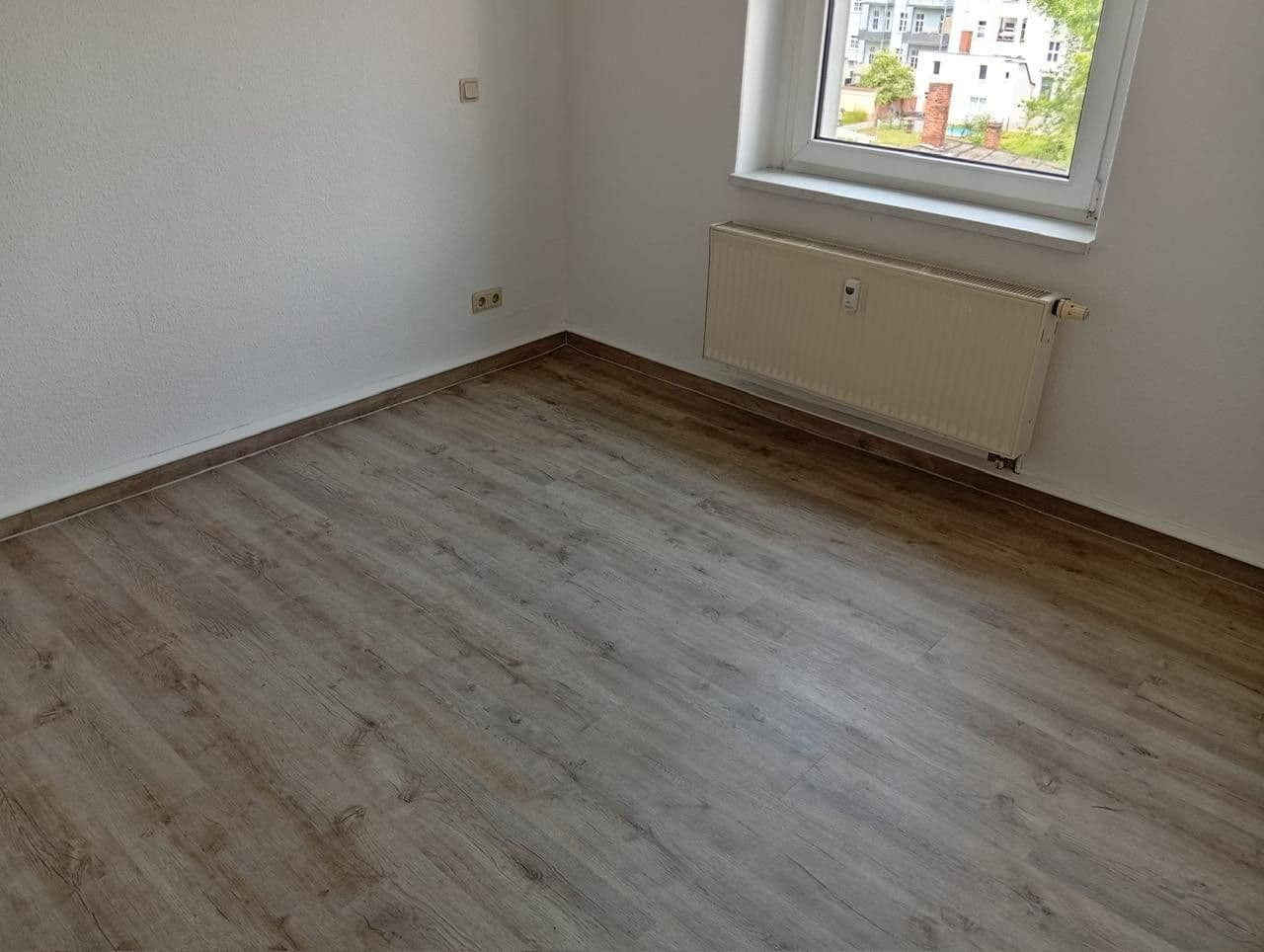 Pronájem bytu 4+1 90 m², Goethestr. 16, Dessau-Roßlau, Sasko-Anhaltsko Pronájem bytu 4+1 90 m², Goethestr. 16, Dessau-Roßlau, Sasko-Anhaltsko