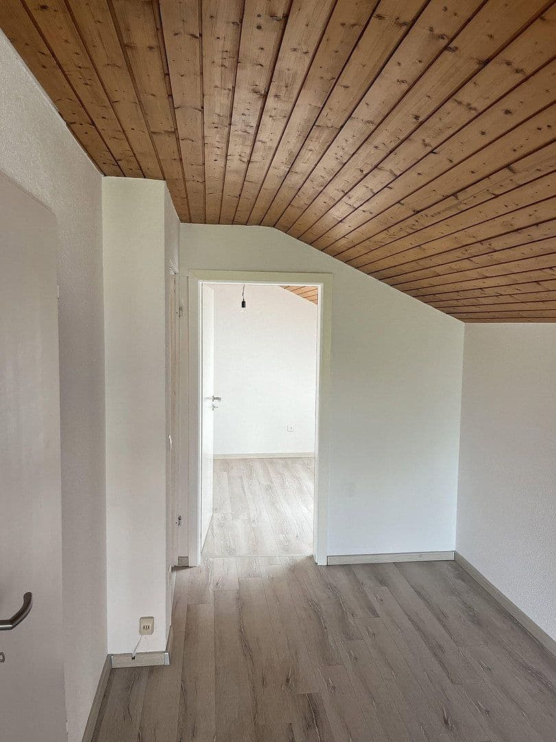 Pronájem bytu 2+1 40 m², Wurmlingen, Bádensko-Württembersko Pronájem bytu 2+1 40 m², Wurmlingen, Bádensko-Württembersko