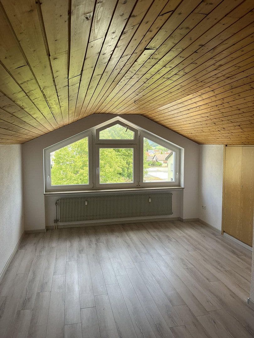 Pronájem bytu 2+1 40 m², Wurmlingen, Bádensko-Württembersko Pronájem bytu 2+1 40 m², Wurmlingen, Bádensko-Württembersko