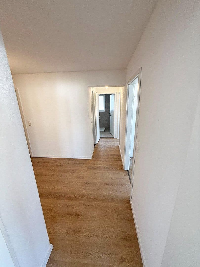 Pronájem bytu 4+1 95 m², Stuttgart, Bádensko-Württembersko Pronájem bytu 4+1 95 m², Stuttgart, Bádensko-Württembersko