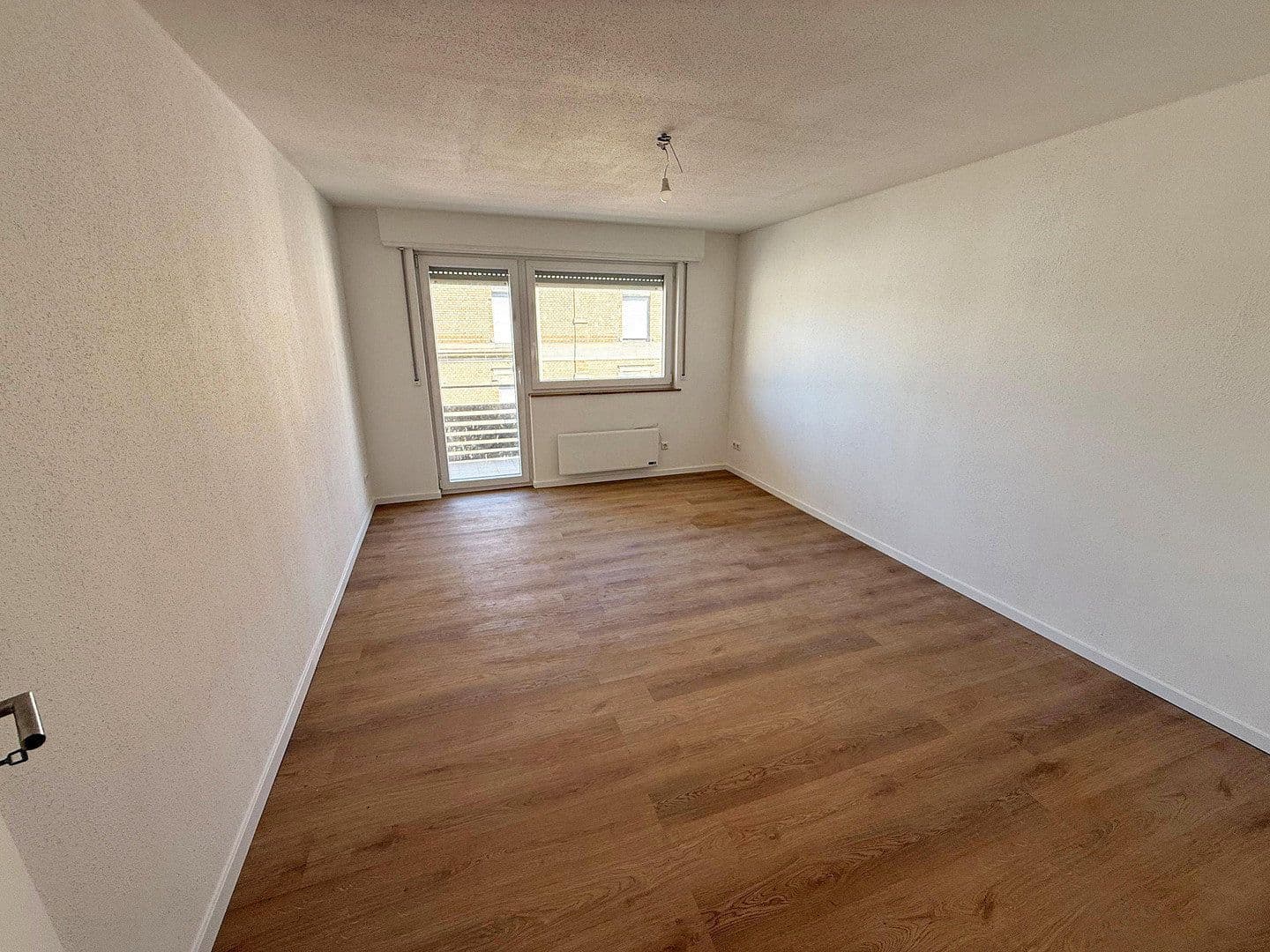 Pronájem bytu 4+1 95 m², Stuttgart, Bádensko-Württembersko Pronájem bytu 4+1 95 m², Stuttgart, Bádensko-Württembersko
