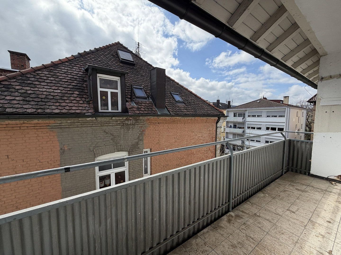 Pronájem bytu 4+1 95 m², Stuttgart, Bádensko-Württembersko Pronájem bytu 4+1 95 m², Stuttgart, Bádensko-Württembersko