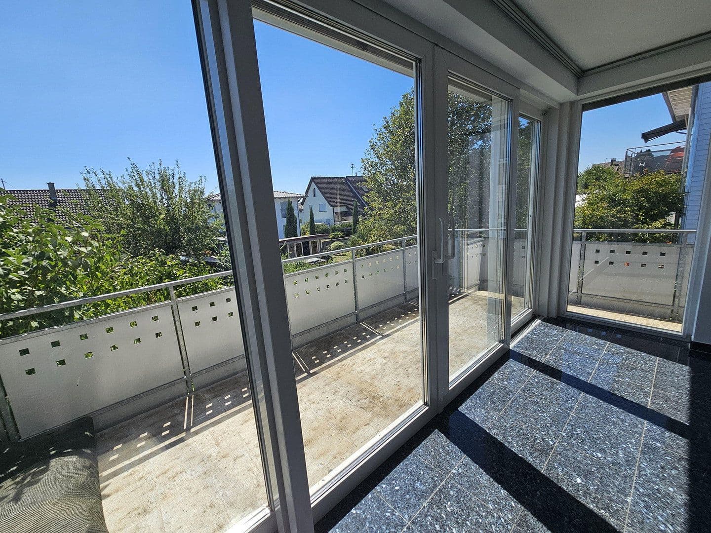 Pronájem bytu 3+1 101 m², Kusterdingen, Bádensko-Württembersko Pronájem bytu 3+1 101 m², Kusterdingen, Bádensko-Württembersko