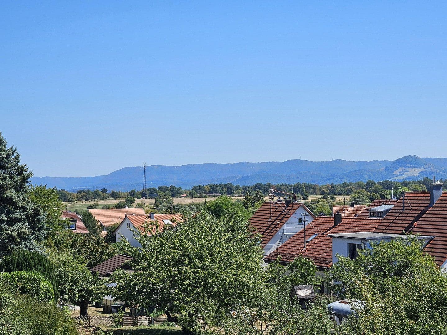 Pronájem bytu 3+1 101 m², Kusterdingen, Bádensko-Württembersko Pronájem bytu 3+1 101 m², Kusterdingen, Bádensko-Württembersko