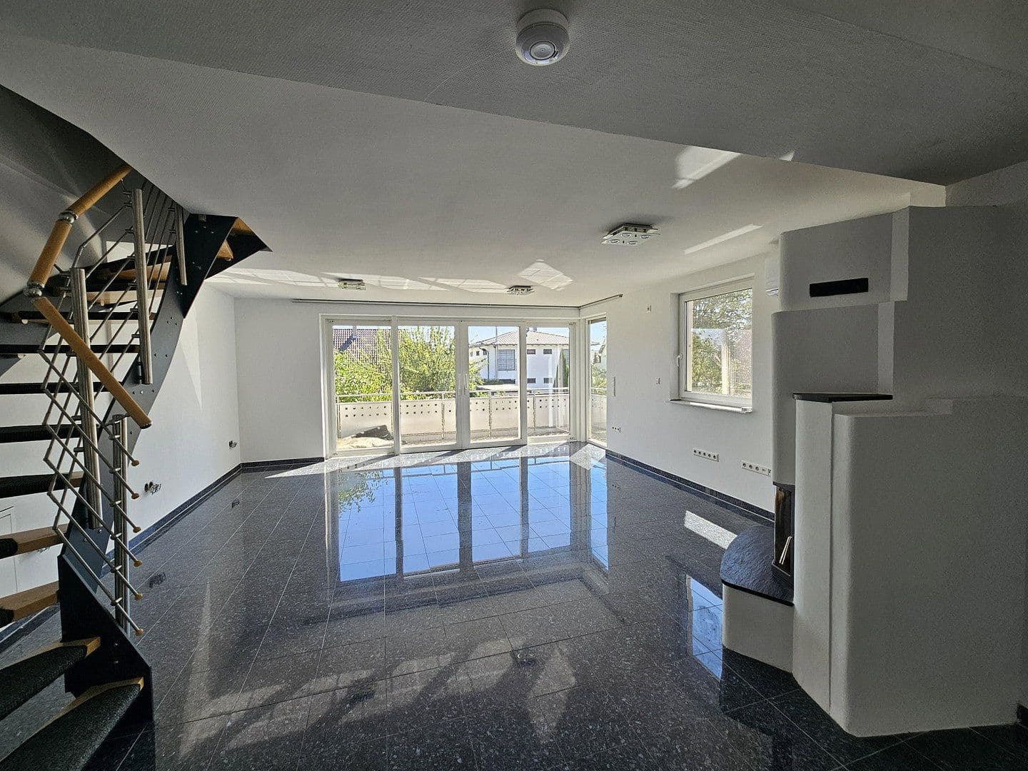 Pronájem bytu 3+1 101 m², Kusterdingen, Bádensko-Württembersko Pronájem bytu 3+1 101 m², Kusterdingen, Bádensko-Württembersko
