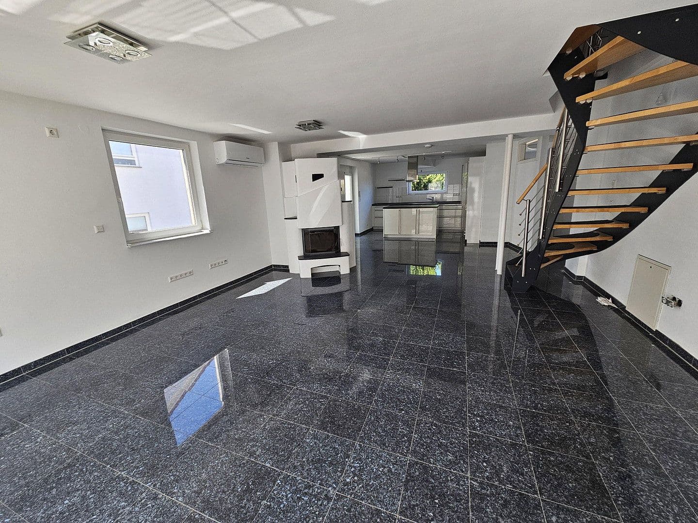 Pronájem bytu 3+1 101 m², Kusterdingen, Bádensko-Württembersko Pronájem bytu 3+1 101 m², Kusterdingen, Bádensko-Württembersko