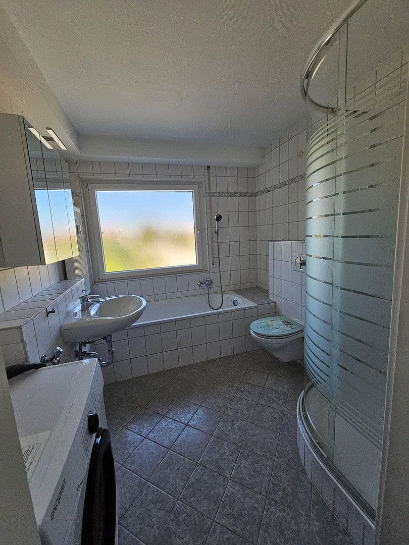 Pronájem bytu 3+1 101 m², Kusterdingen, Bádensko-Württembersko Pronájem bytu 3+1 101 m², Kusterdingen, Bádensko-Württembersko