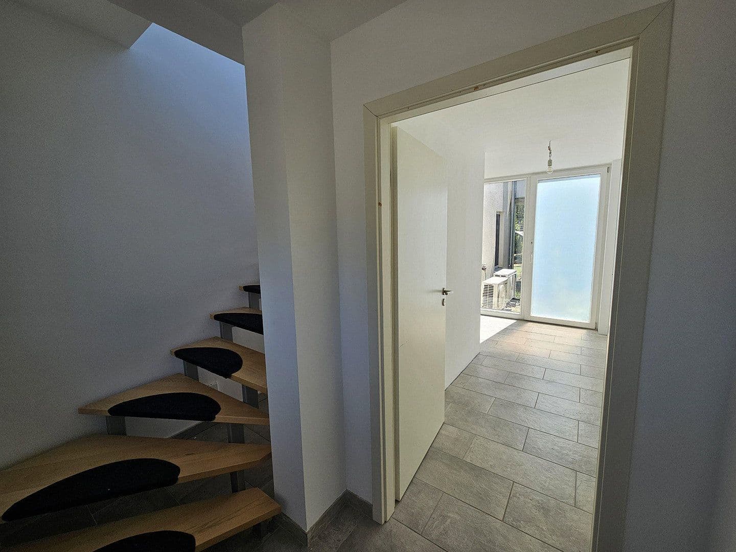 Pronájem bytu 3+1 101 m², Kusterdingen, Bádensko-Württembersko Pronájem bytu 3+1 101 m², Kusterdingen, Bádensko-Württembersko