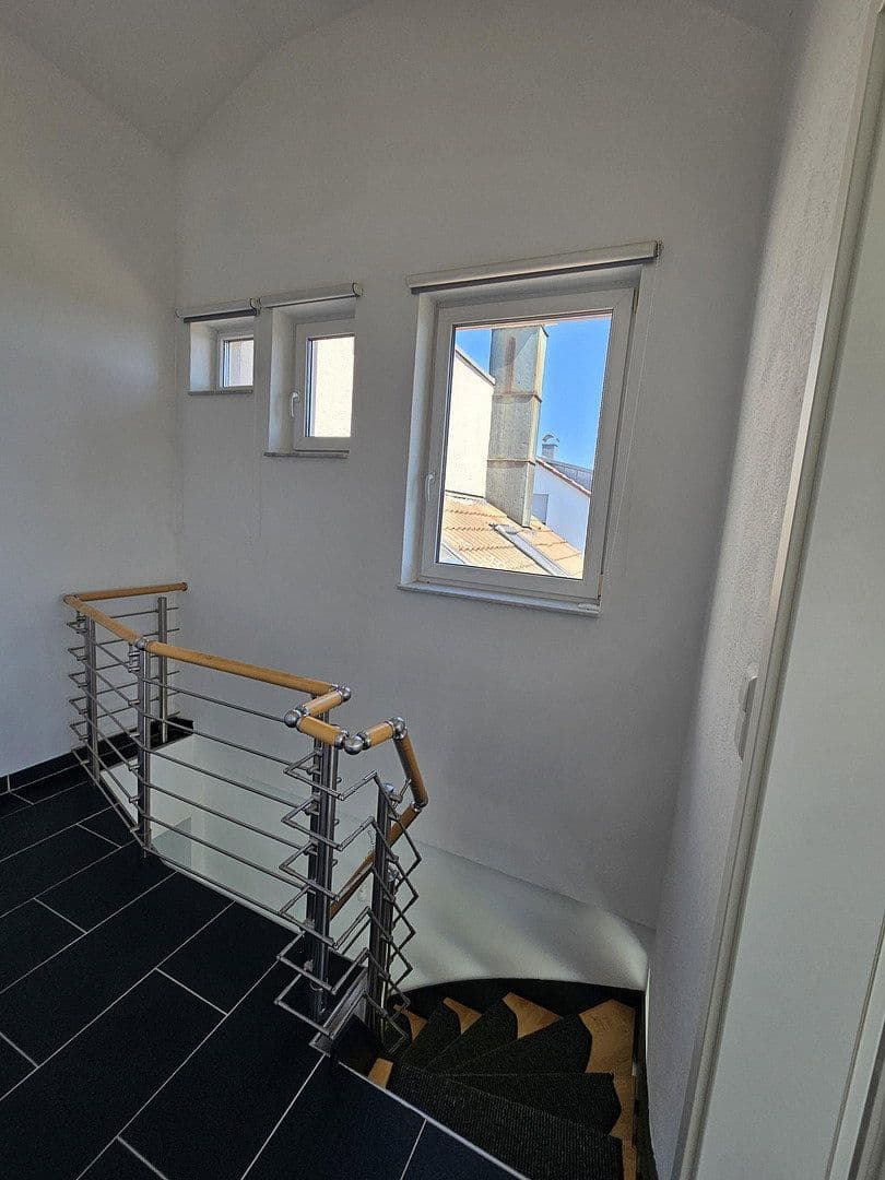 Pronájem bytu 3+1 101 m², Kusterdingen, Bádensko-Württembersko Pronájem bytu 3+1 101 m², Kusterdingen, Bádensko-Württembersko