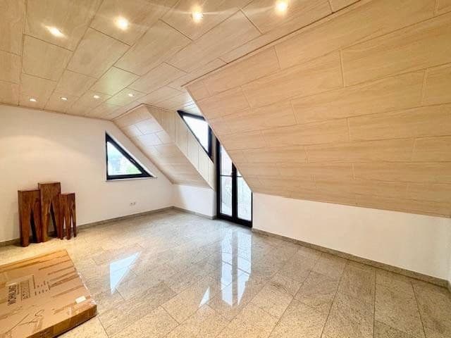 Prodej domu 363 m², pozemek 877 m², Greifenklaustraße 10, Reckendorf, Bavorsko Prodej domu 363 m², pozemek 877 m², Greifenklaustraße 10, Reckendorf, Bavorsko