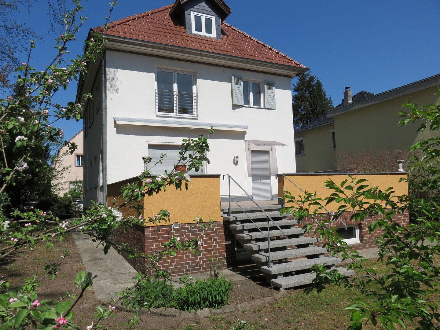 Prodej domu 193 m², pozemek 527 m², Mögeldorfer Weg 2, Berlin, Berlín Prodej domu 193 m², pozemek 527 m², Mögeldorfer Weg 2, Berlin, Berlín